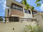 Alugo casa duplex moderna com uma localzação excelente,...