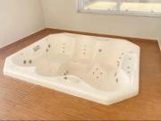 Alugo excelente apartamento no Lozandes