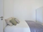 Alugo quarto em apartamento de 12 quartos na Alameda, Lisboa