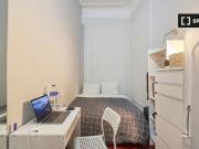 Alugo quarto em apartamento de 21 quartos em Lisboa