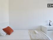 Alugo quarto em apartamento de 9 quartos em Lisboa, Lisboa
