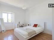 Alugo quarto em apartamento de 9 quartos em Lisboa, Lisboa