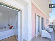 Alugo quarto em apartamento de 9 quartos em Lisboa, Lisboa