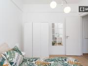 Alugo quarto em apartamento T5 em Queluz, Lisboa