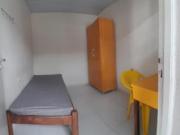 Alugo quarto individual mobiliado ao lado da UNICAP