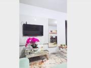 Alugo quarto mobiliado e espaçoso na Saude