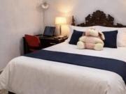 ALUGO SUÍTE MOBILIADA – LOCAÇÃO MENSAL