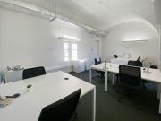 Alugue um amplo espaço de escritório para 50 pessoas em...