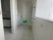 Aluguel de excelente apartamento 2/4, sendo duas suãtes...