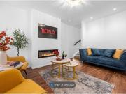 Alvanley Close, Sale M33, 2 bed terraced house to rent,...