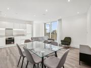 Alwyne Court, Garnet Place, West Drayton UB7, 3 bed flat...