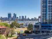 2nd CHANCE: Amazing City & River Views!