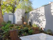 Amazing loft style apartment near city center and green...