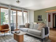 Amazing Mariahilf 2BR w/ Balcony, nr Bars & Shops,...