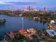 Amazing North Facing Waterfront Outlook Cul De Sac Street!