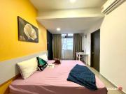 Amazing Stuff in Cool Area Walking Distance To LRT,...