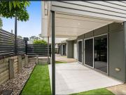 Amazing Townhome In Unbeatable Location!