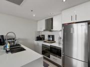 AMAZING UNIT IN GREAT LOCATION