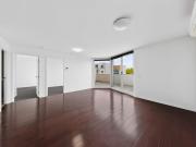 Amazingly spacious 2 bedroom apartment