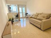 AMB A LA CALLE CON BALCÓN SALIENTE VEREDA DE SOL