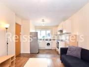 Ambassador Square, Isle Of Dogs, 3 Bedroom Apartment