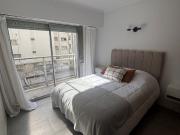 Ambiente al lateral, reciclado y equipado, zona Centro