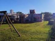 VENTA PERMUTA Casa ambiente único. con patio y...