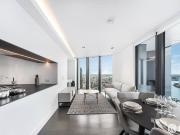 Amory Tower, Marsh Wall E14, 2 bed flat to rent, £3,142...