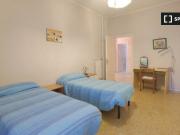 Ampia camera condivisa in appartamento con 3 camere da...