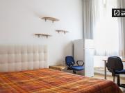 Ampia camera in appartamento a San Giovanni, Roma