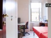 Ampia camera in appartamento a San Giovanni, Roma