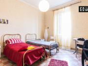 Camera in appartamento condiviso di 4 camere da letto,...