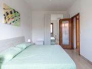 AMPIA STANZA COMODISSIMA IN ZONA ISOLA