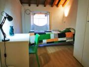 AFFITTASI AMPIA STANZA SINGOLA – MODENA CENTRO STORICO ✨