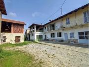 Ampio cascinale in piccola borgata 540m² Dogliani