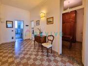 Ampio trilocale con balcone in zona Statuto
