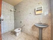 Ampla Casa Comercial para locação na Av. Das Flores com...