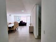 AMPLA CASA CONDOMÍNIO FECHADO, 02 QUADRAS DO MAR!