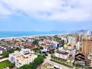 Ampla cobertura nunca habitada, com vista total para o mar!