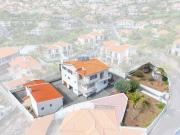 Ampla Moradia T4 em São Roque, no Funchal, para Arrendamento