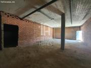 Ampli Local Comercial con amplia fachada