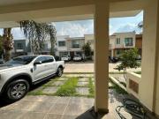 Amplia 3 recamaras, 3 baños completos, mas cuarto de...