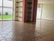 AMPLIA, 4 REC ESTUDIO Y JARDIN, CON EXCELENTE UBICACIÓN...