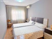 Amplia Casa Adosada con Terraza y Garaje en Zona...