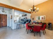 AMPLIA CASA AMUEBLADA EN FRAILES ANTIGUA RESIDENCIAL