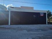 | Amplia casa amueblada, en renta. |