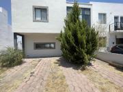 Amplia casa amueblada en renta en Gran Reserva