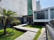 ¡Amplia Casa Comercial Adaptada en Alquiler en...
