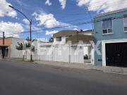 Amplia casa comercial en Renta sobre calle Pino Suarez