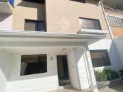 Amplia Casa comercial en venta sector UDA, Calle...